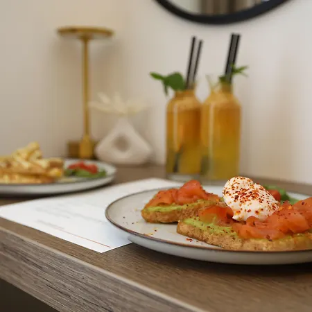 Πανσιόν Ma Pe Luxury