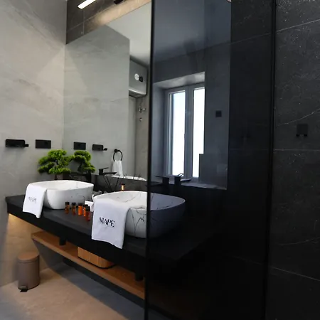 Ma Pe Luxury