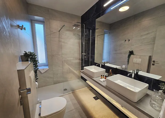 Ma Pe Luxury ספליט